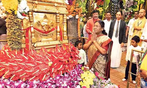 Tiruchanur : देवी पद्मावती की सेवा में राष्ट्रपति