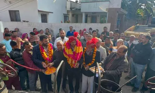 MLA Pawan K Gupta ने कल्लर में ब्लैक टॉपिंग प्रोजेक्ट का उद्घाटन किया