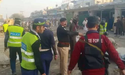 Pakistan की एक फैक्ट्री में बॉयलर फटने से 15 मज़दूरों की मौत हो गई