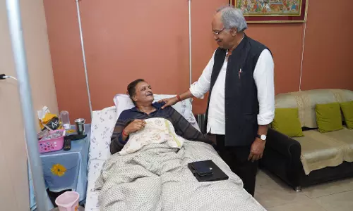 सांसद बृजमोहन अग्रवाल ने घायल नरेंद्र सिंह कछवाहा का स्वास्थ्य लाभ जाना