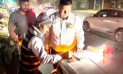 Ludhiana: खुले में कचरा फेंकने पर 42 नियम तोड़ने वालों के चालान काटे गए Ludhiana: खुले में कचरा फेंकने पर 42 नियम तोड़ने वालों के चालान काटे गए