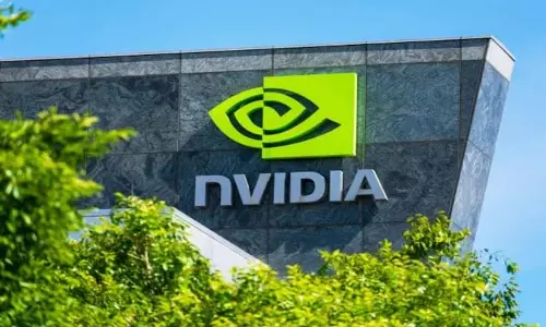 Nvidia के शेयर में तेज़ी, फिर AI-बबल की चिंताओं के बीच उलटफेर Nvidia के शेयर में तेज़ी, फिर AI-बबल की चिंताओं के बीच उलटफेर