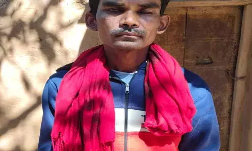 CG: घरेलू विवाद में पति ने पत्नी की पीट-पीटकर हत्या, आरोपी गिरफ्तार CG: घरेलू विवाद में पति ने पत्नी की पीट-पीटकर हत्या, आरोपी गिरफ्तार