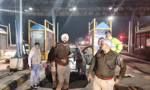Panchkula में नाइट पेट्रोलिंग के दौरान कार चोरों समेत पांच गिरफ्तार Panchkula में नाइट पेट्रोलिंग के दौरान कार चोरों समेत पांच गिरफ्तार