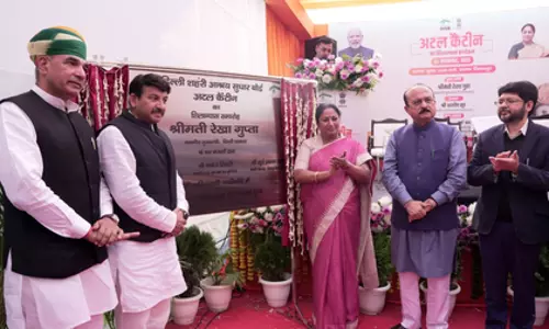 दिल्ली के CM गुप्ता ने तिमारपुर में ‘अटल कैंटीन’ की आधारशिला रखी