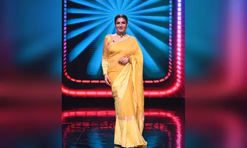 Raveena Tandon ने बादशाह का बर्थडे सेट पर मनाया, दोनों ने मिलकर बनाए पराठे Raveena Tandon ने बादशाह का बर्थडे सेट पर मनाया, दोनों ने मिलकर बनाए पराठे