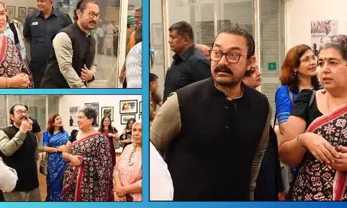 Aamir Khan ने दी सरप्राइज, रीना दत्ता की एग्ज़िबिशन में पहुंचकर कहा ‘थैंक्यू’ Aamir Khan ने दी सरप्राइज, रीना दत्ता की एग्ज़िबिशन में पहुंचकर कहा ‘थैंक्यू’