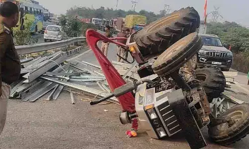 Gwalior में ट्रैक्टर ट्रॉली पलटने से पश्चिम बंगाल के 3 लोगों की मौत