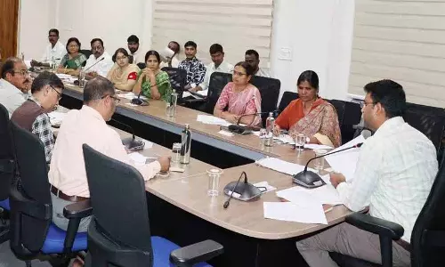 लंबित भूमि आवेदनों का तत्काल निराकरण किया जाए: कलेक्टर BM Santosh लंबित भूमि आवेदनों का तत्काल निराकरण किया जाए: कलेक्टर BM Santosh