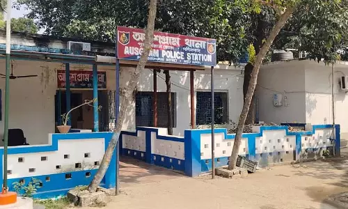 नाबालिग लड़की को जंगल में खींचकर गैंगरेप किया गया नाबालिग लड़की को जंगल में खींचकर गैंगरेप किया गया