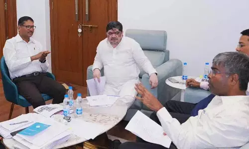 ट्रांसपोर्ट डिपार्टमेंट में सख्ती बढ़ाई जाए: Ponnam Prabhakar ट्रांसपोर्ट डिपार्टमेंट में सख्ती बढ़ाई जाए: Ponnam Prabhakar
