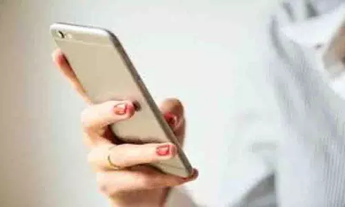 GRP ने बरामद 200 मोबाइल मालिकों को सौंपे GRP ने बरामद 200 मोबाइल मालिकों को सौंपे