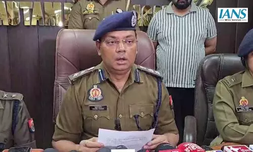नोएडा पुलिस ने कॉल सेंटर गिरोह पकड़ा, पीड़ितों से वसूली गई राशि जब्त