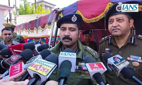 डोडा में जम्मू-कश्मीर पुलिस की सराहना, DIG श्रीधर पाटिल ने सकारात्मक छवि का उल्लेख किया डोडा में जम्मू-कश्मीर पुलिस की सराहना, DIG श्रीधर पाटिल ने सकारात्मक छवि का उल्लेख किया