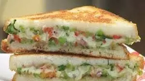 Veg Cheese Sandwich: मिनटों में तैयार करें वेज चीज सैंडविच Veg Cheese Sandwich: मिनटों में तैयार करें वेज चीज सैंडविच