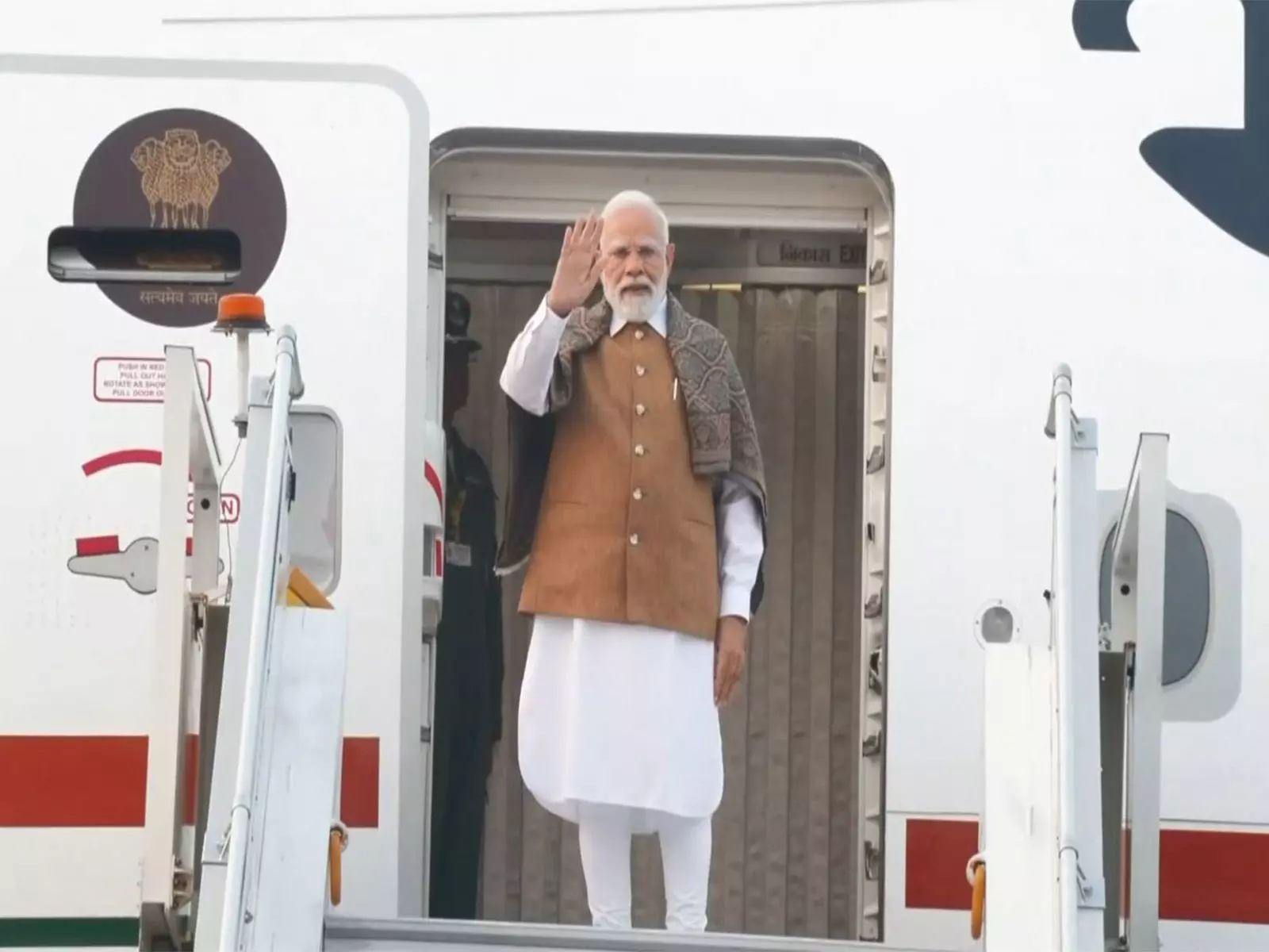 प्रधानमंत्री मोदी दक्षिण अफ्रीकी दौरे पर रवाना हुए, जी-20 लीडर्स समिट में लेंगे हिस्सा प्रधानमंत्री मोदी दक्षिण अफ्रीकी दौरे पर रवाना हुए, जी-20 लीडर्स समिट में लेंगे हिस्सा