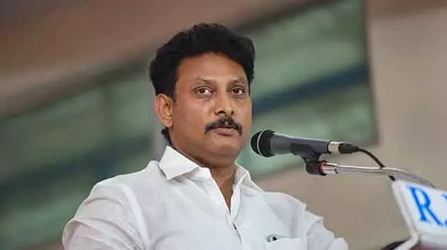 मोबाइल फोन का इस्तेमाल: छात्रों के लिए सेल्फ-कंट्रोल ज़रूरी है - Minister ने सलाह दी मोबाइल फोन का इस्तेमाल: छात्रों के लिए सेल्फ-कंट्रोल ज़रूरी है - Minister ने सलाह दी