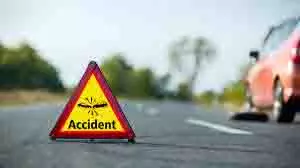 Haryana: सड़क पार कर रही 2 बच्चों की मां को ट्रक ने कुचला, मौके पर मौत Haryana: सड़क पार कर रही 2 बच्चों की मां को ट्रक ने कुचला, मौके पर मौत