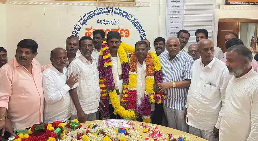 डी. सिद्धारमैया दूसरी बार TAPMCS के प्रेसिडेंट बने डी. सिद्धारमैया दूसरी बार TAPMCS के प्रेसिडेंट बने