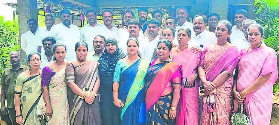 Ramnagar : चीफ ऑफिसर और विपक्षी नेता के खिलाफ रिश्वत के आरोप Ramnagar : चीफ ऑफिसर और विपक्षी नेता के खिलाफ रिश्वत के आरोप