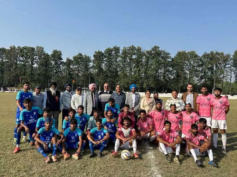 Garhshankar की टीम फुटबॉल टूर्नामेंट में विजयी रही Garhshankar की टीम फुटबॉल टूर्नामेंट में विजयी रही
