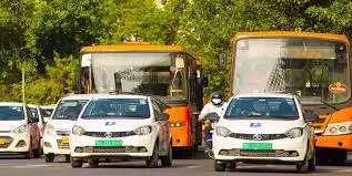 New Delhi: ईवी पॉलिसी को बढ़ावा, पेट्रोल-डीजल कारों पर बैन पर चर्चा New Delhi: ईवी पॉलिसी को बढ़ावा, पेट्रोल-डीजल कारों पर बैन पर चर्चा