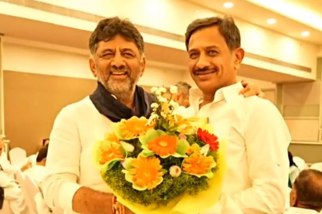 Karnataka में नेतृत्व विवाद, कांग्रेस MLA ने हाईकमान से हस्तक्षेप की मांग की Karnataka में नेतृत्व विवाद, कांग्रेस MLA ने हाईकमान से हस्तक्षेप की मांग की