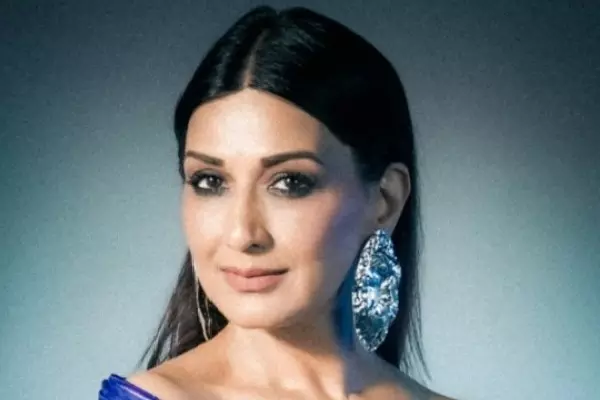 Sonali Bendre ने आवारा कुत्तों पर सुप्रीम कोर्ट के फैसले पर नाराज़गी जताई Sonali Bendre ने आवारा कुत्तों पर सुप्रीम कोर्ट के फैसले पर नाराज़गी जताई