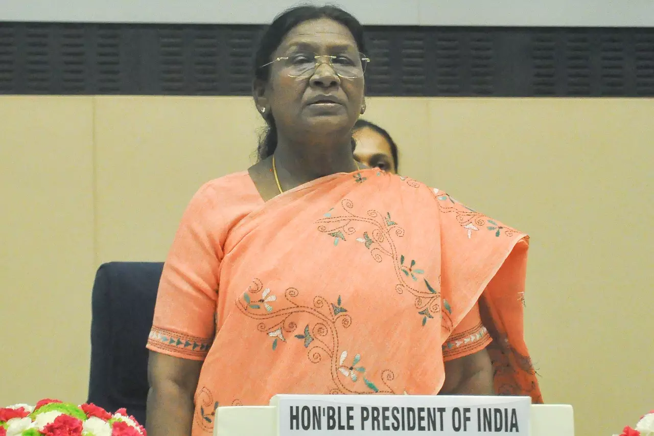 President Murmu ने तिरुमाला मंदिर में पूजा-अर्चना की President Murmu ने तिरुमाला मंदिर में पूजा-अर्चना की