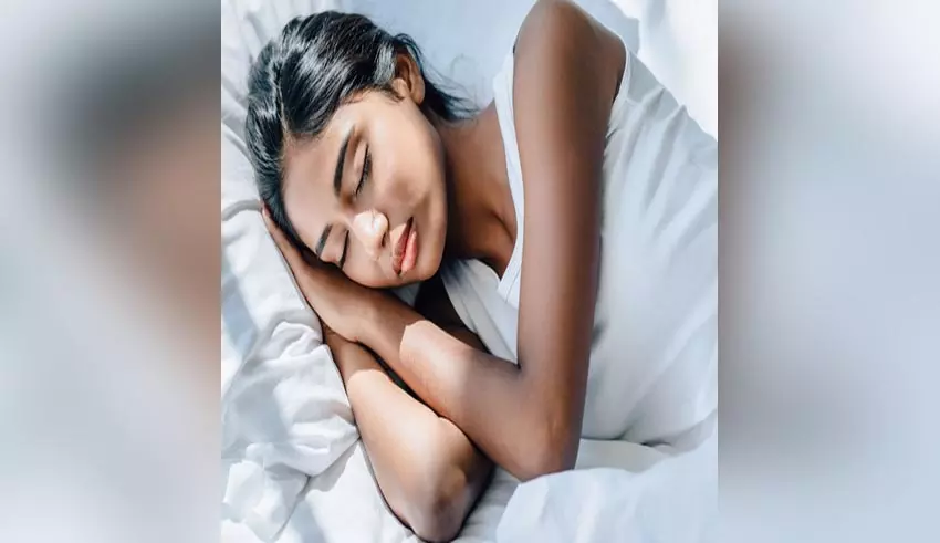 आपके लेटने का तरीका करता है शरीर को प्रभावित, जानें बायीं करवट लेकर सोने के फायदे आपके लेटने का तरीका करता है शरीर को प्रभावित, जानें बायीं करवट लेकर सोने के फायदे