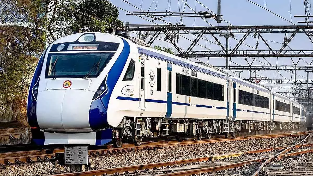 MP : इंदौर-नागपुर वंदे भारत में यात्रियों की भीड़ के बीच कोचों की संख्या दोगुनी होकर 16 हुई MP : इंदौर-नागपुर वंदे भारत में यात्रियों की भीड़ के बीच कोचों की संख्या दोगुनी होकर 16 हुई