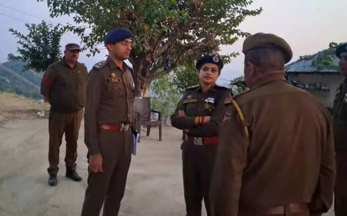SSP Kathua ने सीमावर्ती क्षेत्र में घुसपैठ रोधी ग्रिड की समीक्षा की SSP Kathua ने सीमावर्ती क्षेत्र में घुसपैठ रोधी ग्रिड की समीक्षा की