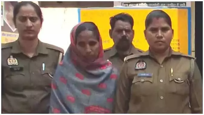 गैर मर्दों के साथ सोने का बनाता दबाव...पति की हरकतों से तंग आकर पत्नी ने बेटे के साथ मिलकर हत्या कर दी गैर मर्दों के साथ सोने का बनाता दबाव...पति की हरकतों से तंग आकर पत्नी ने बेटे के साथ मिलकर हत्या कर दी