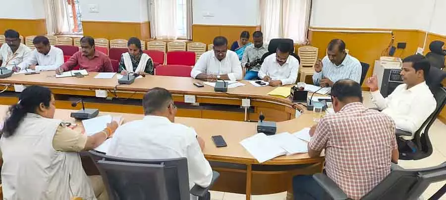 1079 हेक्टेयर जंगल डूबा: डिप्टी कमिश्नर की अध्यक्षता में मीटिंग हुई 1079 हेक्टेयर जंगल डूबा: डिप्टी कमिश्नर की अध्यक्षता में मीटिंग हुई