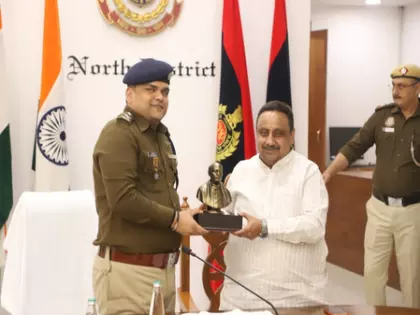 चांदनी चौक में सुरक्षा समीक्षा, व्यापारियों ने पुलिस के साथ की अहम बैठक चांदनी चौक में सुरक्षा समीक्षा, व्यापारियों ने पुलिस के साथ की अहम बैठक