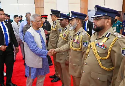 बांग्लादेश की सेना को कट्टरपंथी ढालने का प्रयास, सुरक्षा चिंता बढ़ी बांग्लादेश की सेना को कट्टरपंथी ढालने का प्रयास, सुरक्षा चिंता बढ़ी
