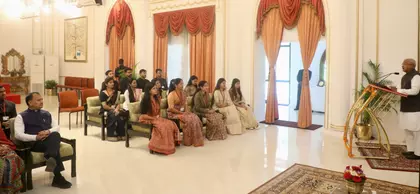 Madhya Pradesh: राज्यपाल पटेल ने राजभवन में सरकारी अधिकारियों को संबोधित किया Madhya Pradesh: राज्यपाल पटेल ने राजभवन में सरकारी अधिकारियों को संबोधित किया