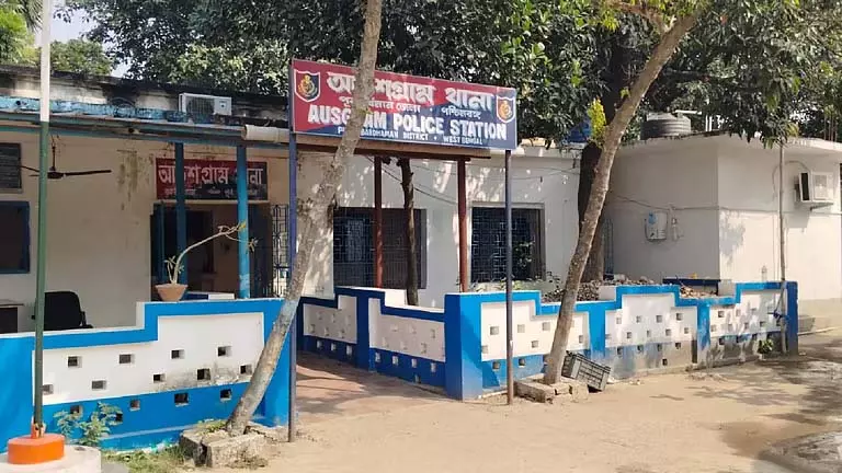 नाबालिग लड़की को जंगल में खींचकर गैंगरेप किया गया नाबालिग लड़की को जंगल में खींचकर गैंगरेप किया गया