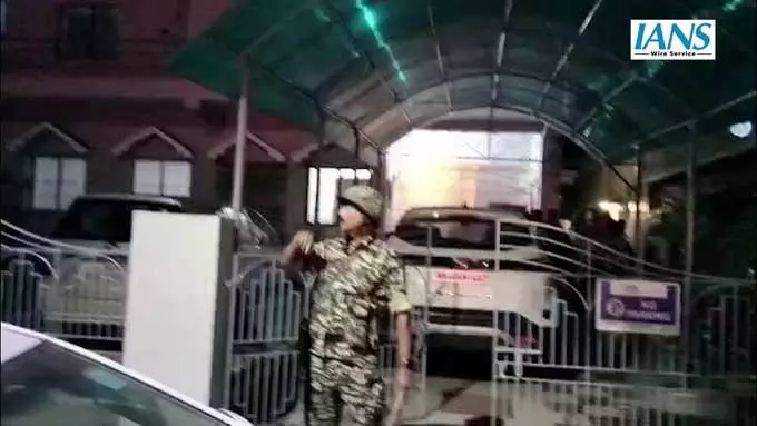 ED ने रामधनी जैसवाल के घर 14 घंटे की छापेमारी, सील लिफाफा जब्त ED ने रामधनी जैसवाल के घर 14 घंटे की छापेमारी, सील लिफाफा जब्त