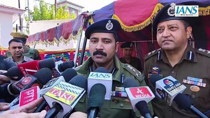डोडा में जम्मू-कश्मीर पुलिस की सराहना, DIG श्रीधर पाटिल ने सकारात्मक छवि का उल्लेख किया डोडा में जम्मू-कश्मीर पुलिस की सराहना, DIG श्रीधर पाटिल ने सकारात्मक छवि का उल्लेख किया