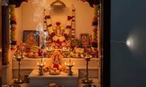 Home temple vastu tips: मंदिर के पास भूलकर भी न रखें ये 5 चीजें, वर्ना रिश्तों में बढ़ती है कड़वाहट