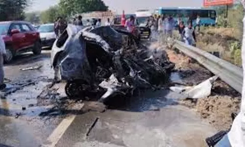 Rajasthan: बस से टक्कर के बाद CNG कार में ब्लास्ट, ज्वैलरी व्यवसायी की जिंदा जलकर मौत