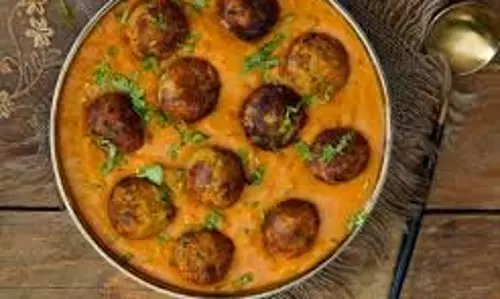 Cabbage Kofta : घर पर बनाएं पत्ता गोभी कोफ्ता , परफेक्ट रेस्टोरेंट स्टाइल Cabbage Kofta : घर पर बनाएं पत्ता गोभी कोफ्ता , परफेक्ट रेस्टोरेंट स्टाइल