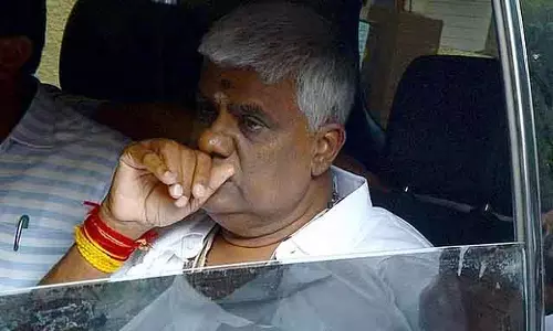 घरेलू काम करने वाली कंपनी ने HD रेवन्ना के खिलाफ FIR दर्ज कराई थी घरेलू काम करने वाली कंपनी ने HD रेवन्ना के खिलाफ FIR दर्ज कराई थी