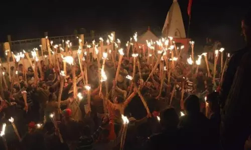 Nahan: गिरी पार में लोक संस्कृति संग मनी बूढ़ी दिवाली Nahan: गिरी पार में लोक संस्कृति संग मनी बूढ़ी दिवाली