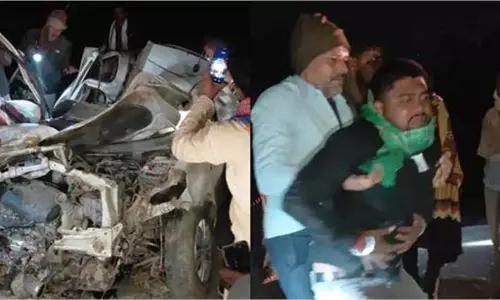 Bihar: बेकाबू कार पेड़ से टकराई , दुर्घटना में एक युवक की मौत Bihar: बेकाबू कार पेड़ से टकराई , दुर्घटना में एक युवक की मौत