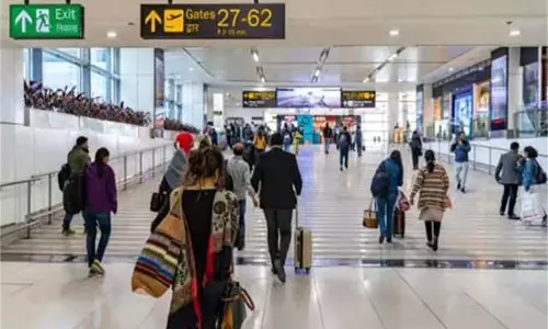 Amritsar Airport : Flight से उतरे यात्रियों की तलाशी लेने पर उड़े होश
