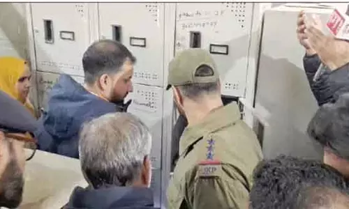 Kupwara पुलिस ने जीएमसी हंदवाड़ा में निरीक्षण अभियान चलाया Kupwara पुलिस ने जीएमसी हंदवाड़ा में निरीक्षण अभियान चलाया