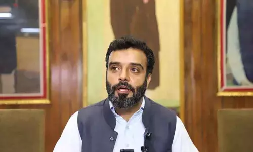 Kashmiris खुद हिंसा के शिकार हैं, पीड़ितों के खिलाफ युद्ध न छेड़ें: MP आगा रूहुल्लाह