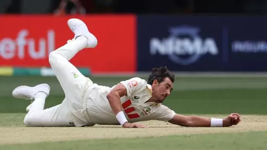 Ashes. में शानदार प्रदर्शन जारी, मिशेल स्टार्क ने हवा से गेंद छीनी